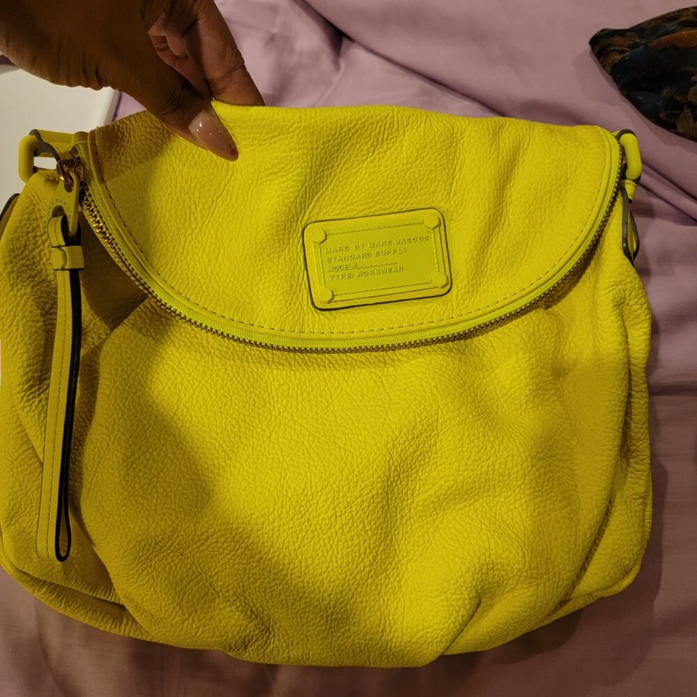 MARC JACOBS Neon Electro Q Natasha Crossbody Bag